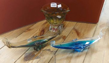 A Murano free form glass vase - sold with two similar form gondola ashtrays