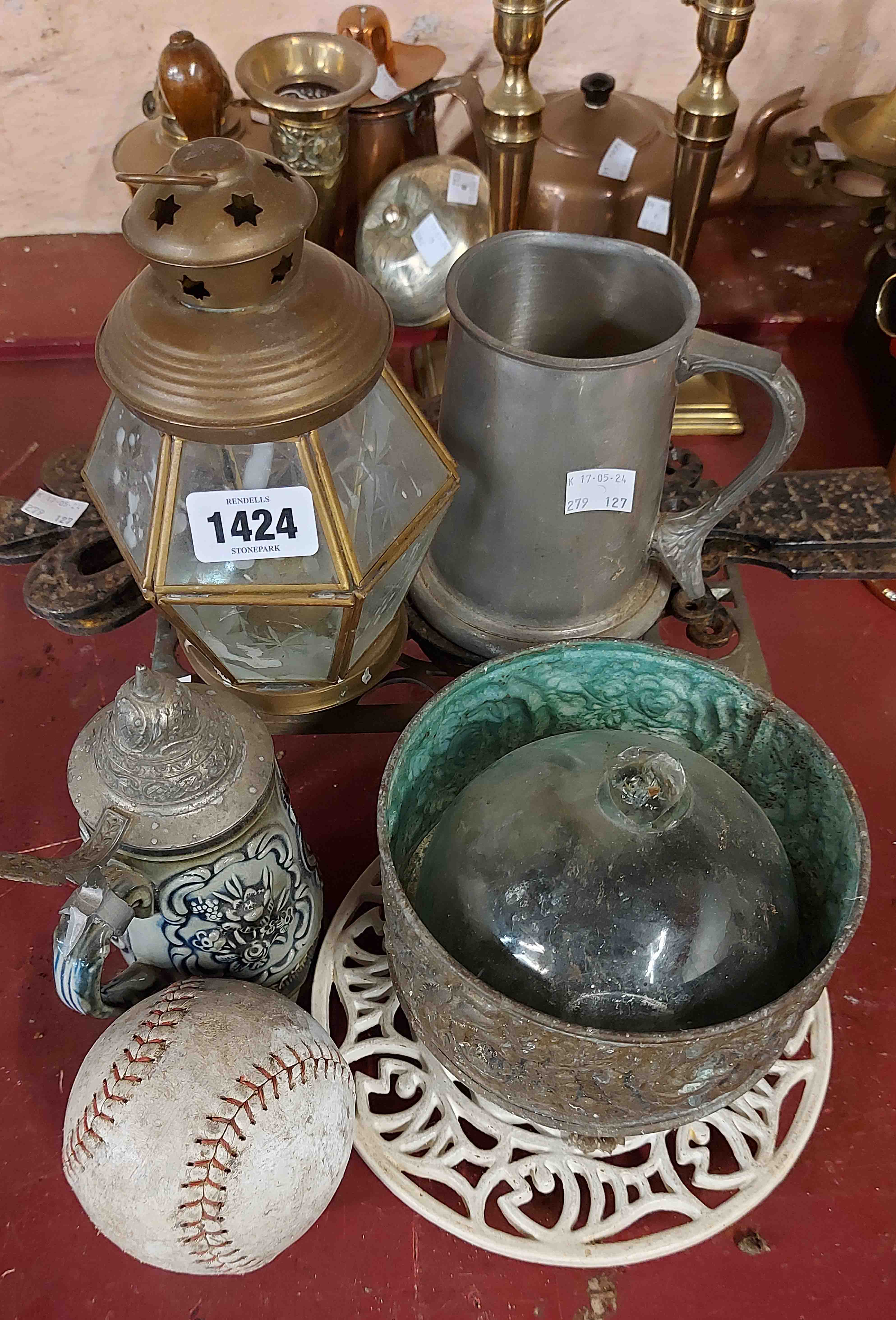 A small quantity of metalware including a trivet, pewter tankard, etc.