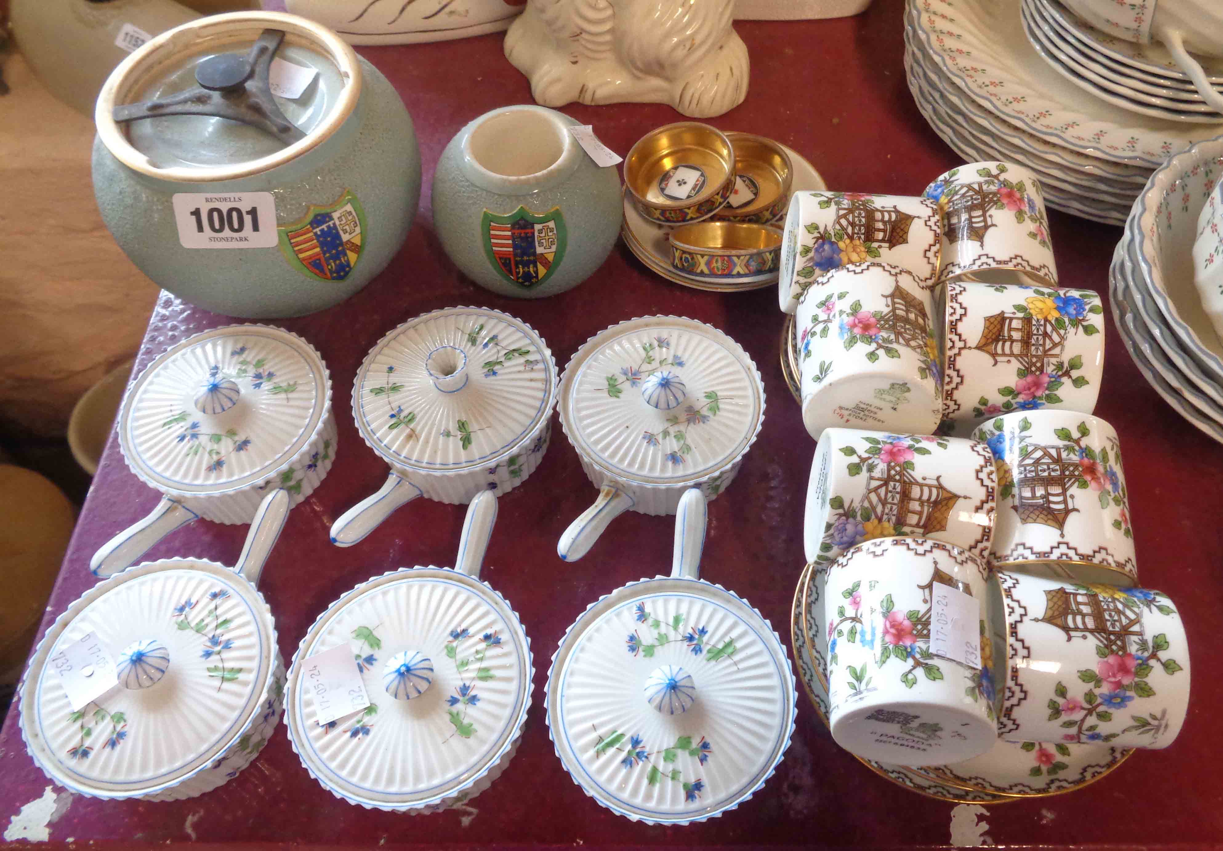 A quantity of ceramics including a set of six French porcelain ramekins decorated in the Chantilly