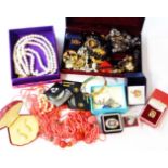 A bag containing a quantity of assorted costume jewellery and other items, also cupro nickel Crown