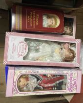 A large quantity of Windsor collection dolls, etc.