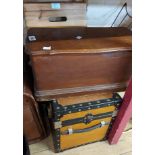 A quantity of wooden boxes including old sewing machine box, etc.