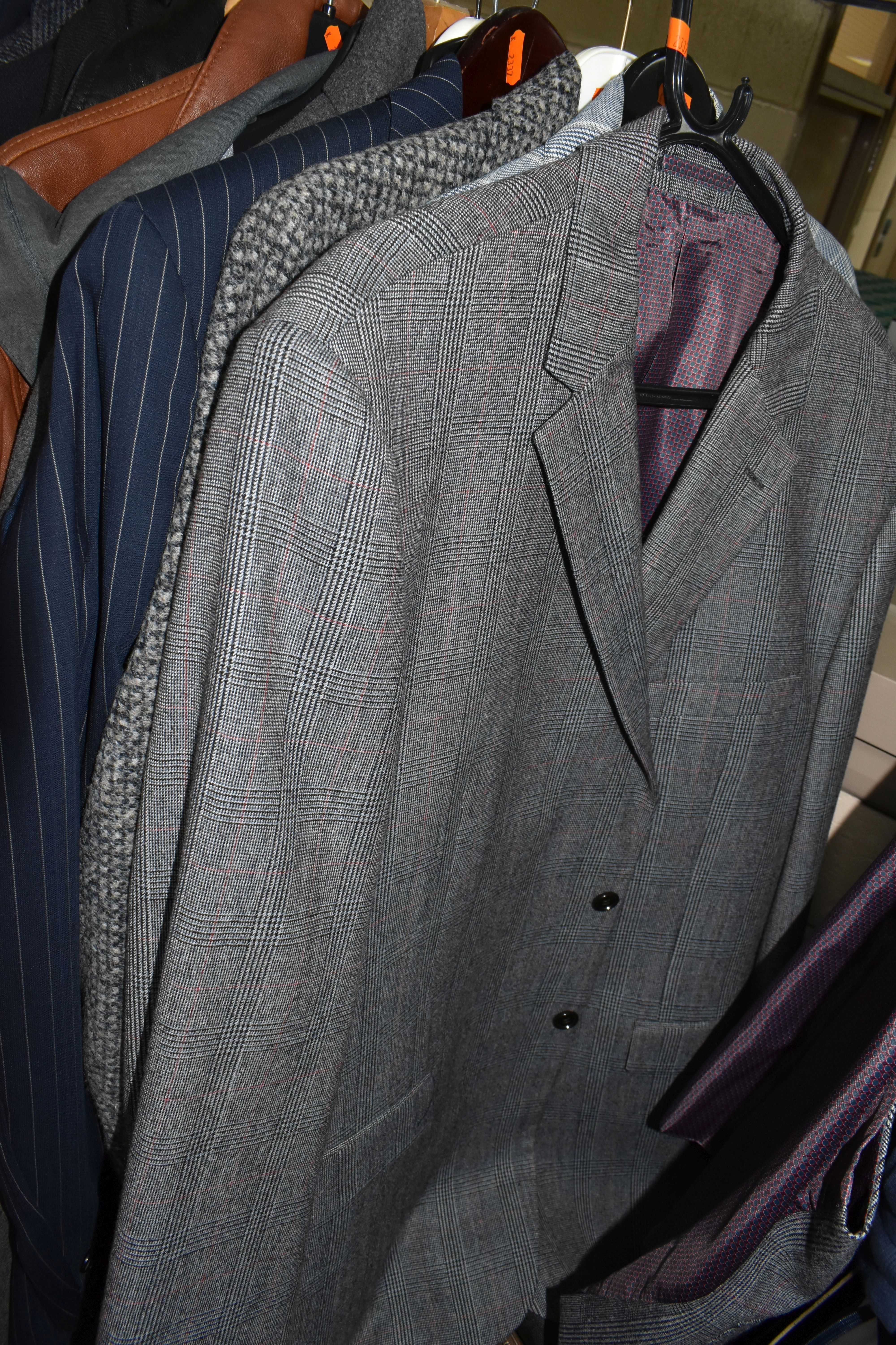 A QUANTITY OF GENTLEMEN'S CLOTHING AND ACCESSORIES, to include a Gurteen striped blazer, UK size - Image 11 of 17