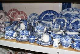 A LARGE QUANTITY OF WOODS AND ENOCH WOOD TEA AND DINNER WARES, to include blue and white 'English