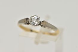 AN EARLY 20TH CENTURY SINGLE STONE DIAMOND RING, an old cut diamond, approximate total diamond