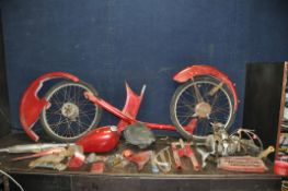 A VINTAGE RALEIGH GADABOUT AUTOCYCLE FOR RESTORATION in dismantled condition, parts include a