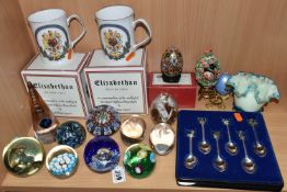 A COLLECTION OF PAPERWEIGHTS, TEASPOONS, ROYAL COMMEMORATIVES AND SUNDRY ITEMS, to include a Selkirk