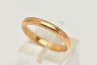 A 22CT GOLD BAND RING, polished band, approximate band width 3.1mm, hallmarked 22ct Birmingham, ring