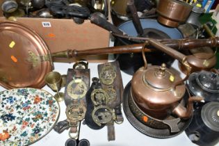 A BOX AND LOOSE METAL WARES, to include a brass jam kettle, a metal cooking pot, brass and copper