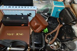 A BOX OF PHOTOGRAPHIC EQUIPMENT AND GAMES ETC, to include a Praktica Super TL2 camera body with