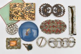 A BOX OF EARLY AND MID 20TH CENTURY ITEMS, to include an Egyptian revival scarab brooch, four