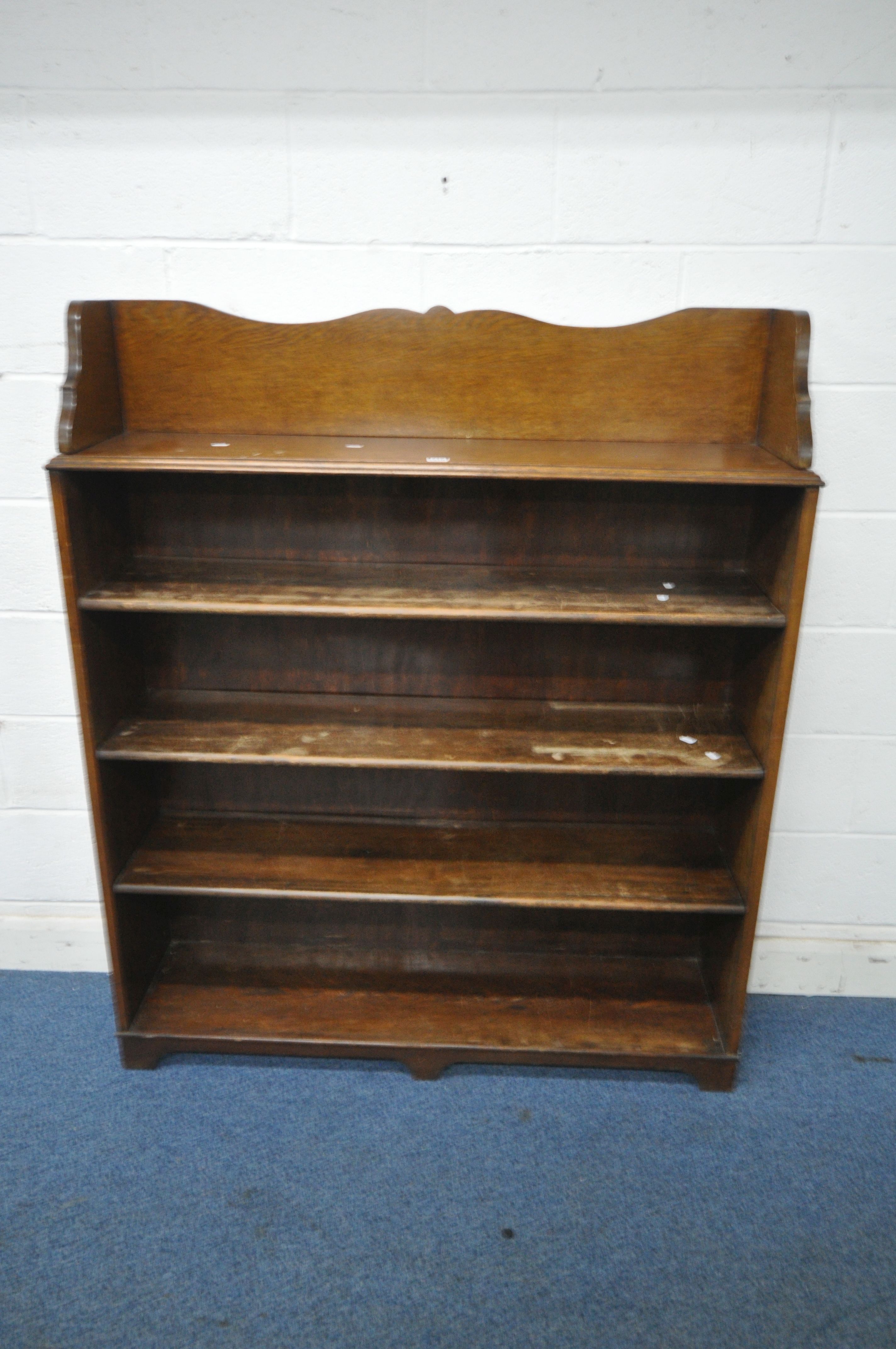 A 20TH CENTURY OAK FIVE TIER OPEN BOOKCASE, with a raised back, width 122cm x depth 31cm x height