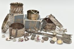 A BAG OF ASSORTED SILVER AND WHITE METAL JEWELLERY, to include a silver floral marcasite set, hinged