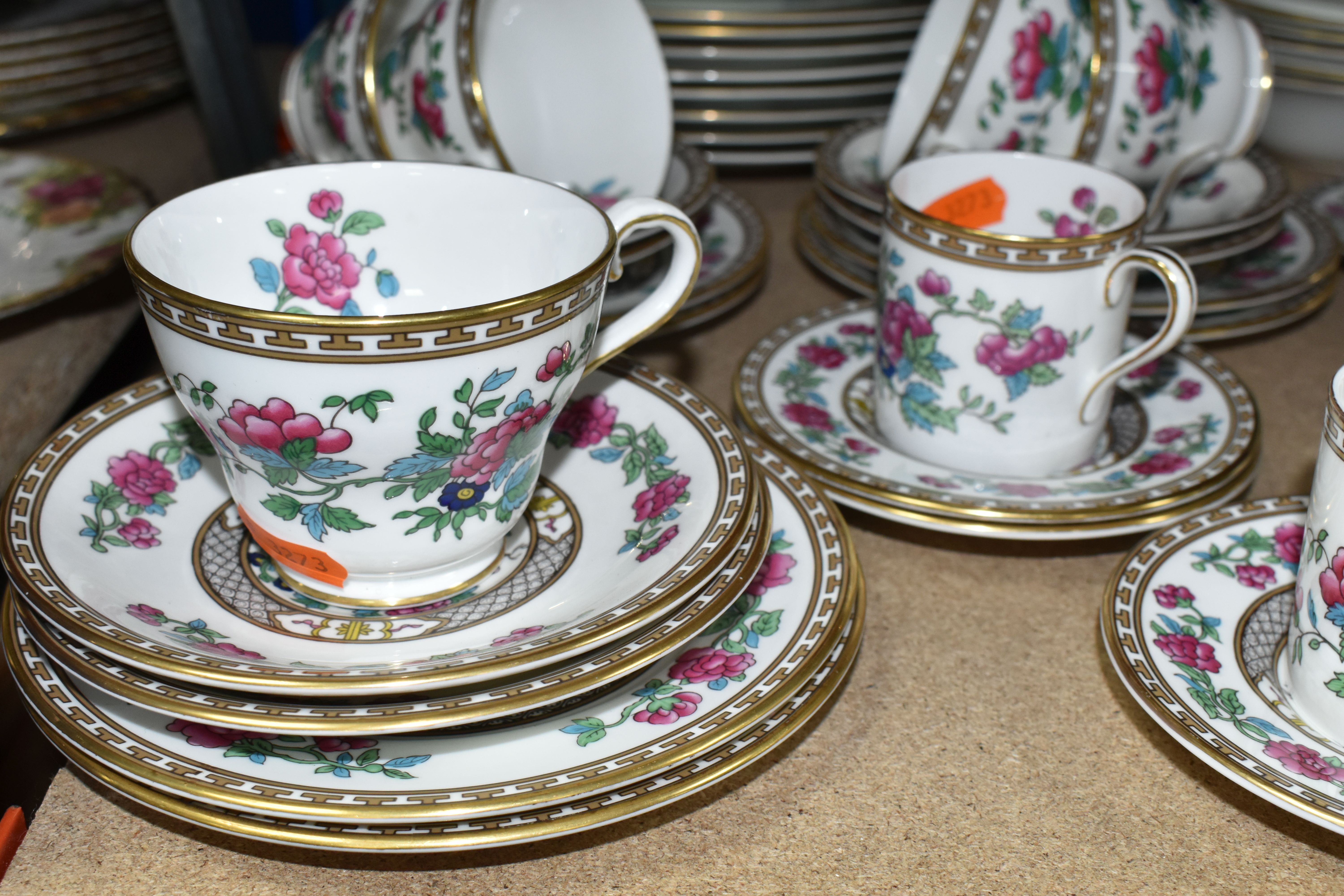 A QUANTITY OF AYNSLEY 'INDIAN TREE' PATTERN COFFEE AND DINNERWARE, comprising twelve dinner - Image 7 of 8