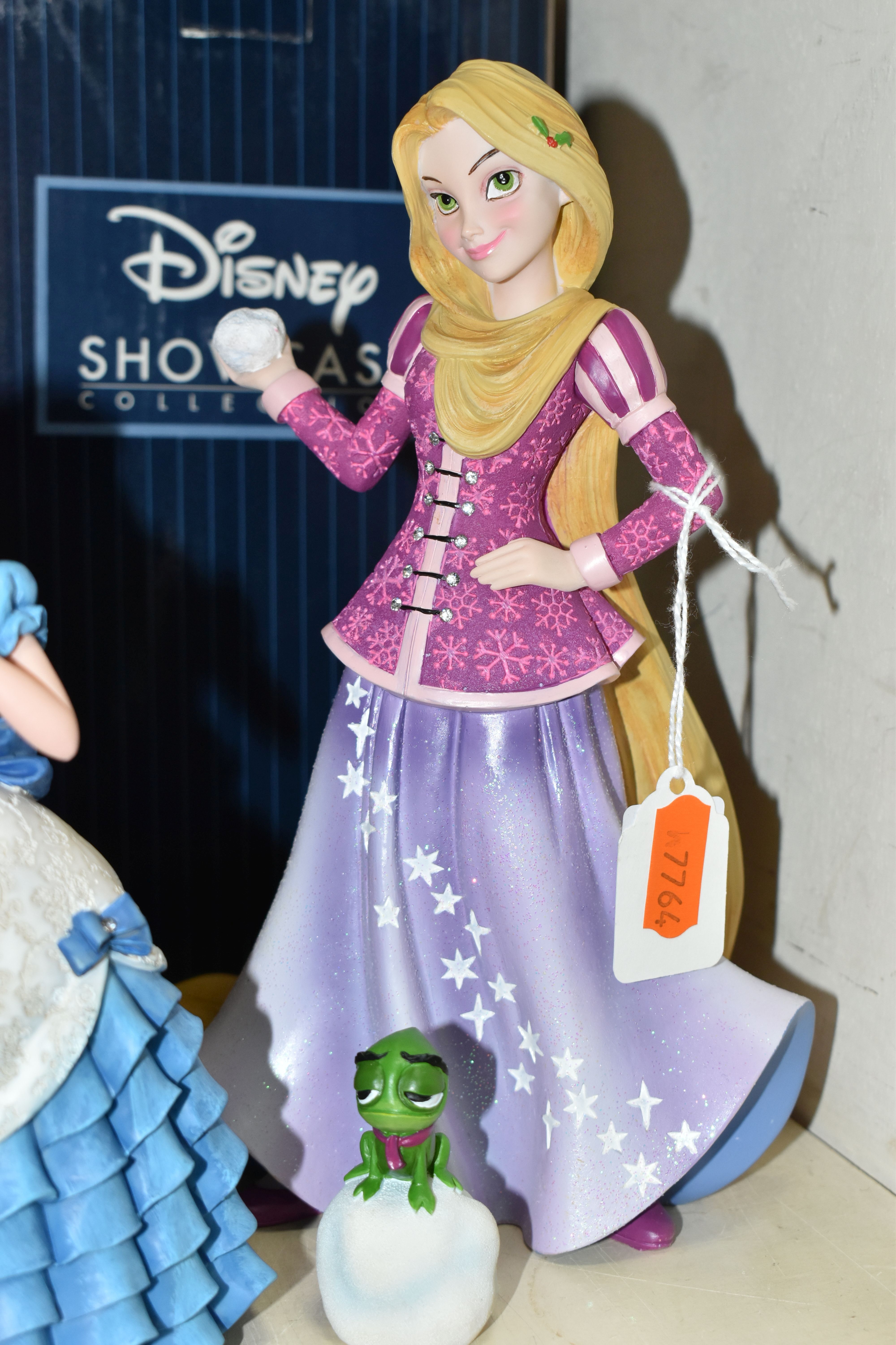 FOUR BOXED ENESCO DISNEY SHOWCASE COLLECTION FIGURES, comprising Rapunzel with Pascal no 6006275, - Image 3 of 6