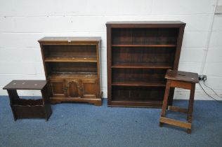 A 20TH CENTURY OAK BOOKCASE, with a single adjustable shelf, above two doors, width 84cm x depth