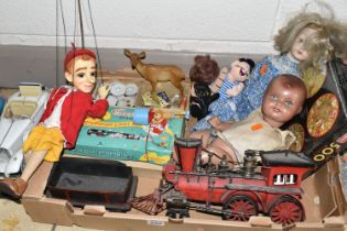 ONE BOX OF VINTAGE TOY CARS AND DOLLS, to include a 'Rici' wooden Pinocchio marionette, a boxed