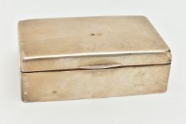 AN EDWARD VII SILVER CIGARETTE CASE, plain polished rectangular form case, approximate length 139mm,