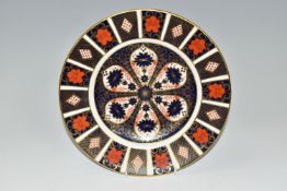 A ROYAL CROWN DERBY 'IMARI' 1128 DINNER PLATE, dated 1995, diameter 27cm (1) (Condition Report: