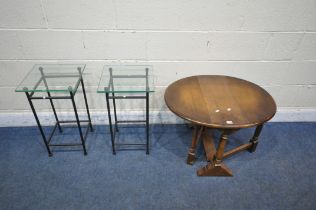 A SMALL 20TH CENTURY OAK DROP LEAF TABLE, open width 75cm x closed width 27cm x depth 62cm x