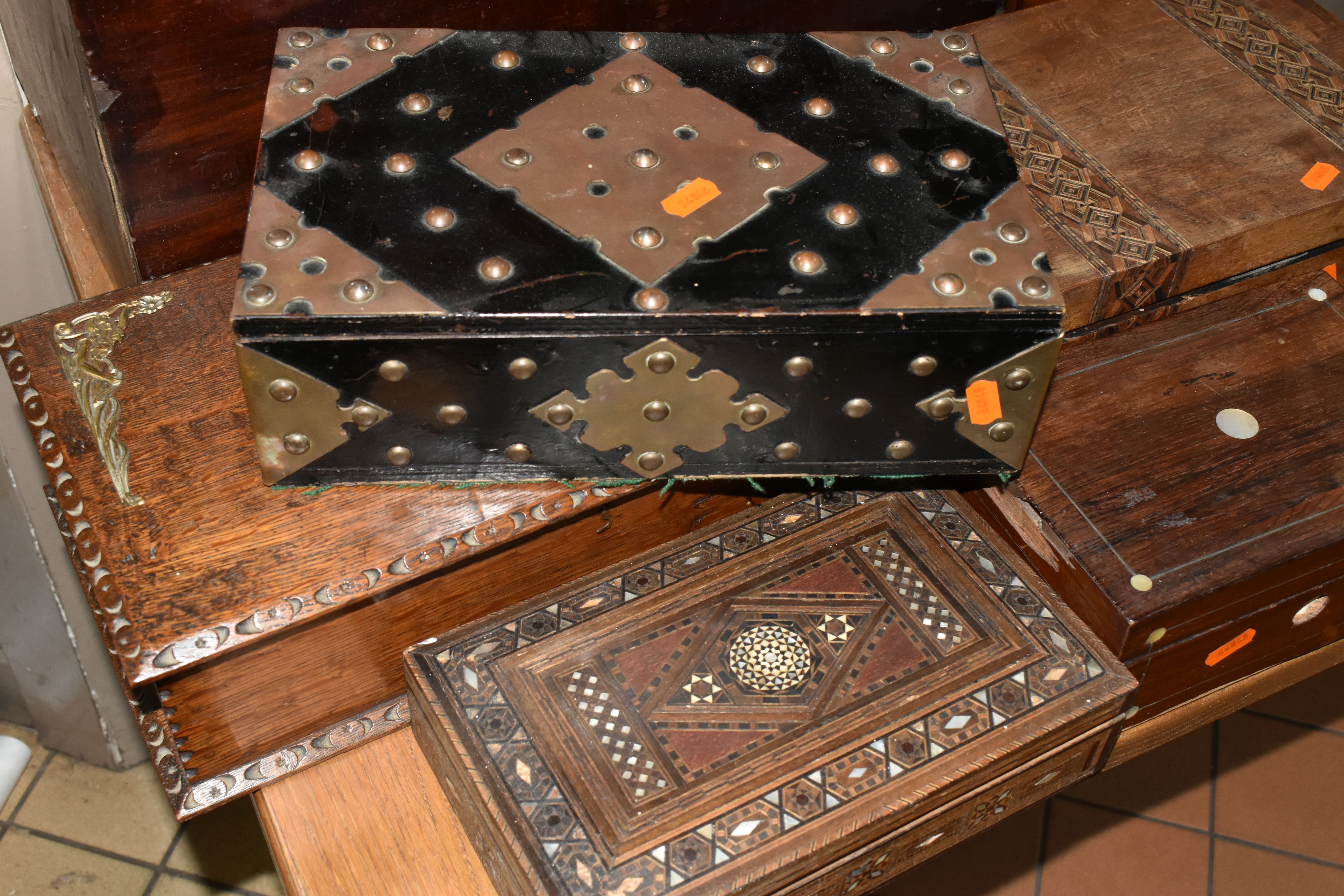 A GROUP OF WOODEN BOXES, to include a black lacquered box with brass mounts and studded details, - Image 7 of 7