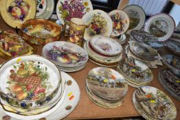 A QUANTITY OF COLLECTORS PLATES ETC, to include nine Wedgwood 'Wind in the Willows', Royal