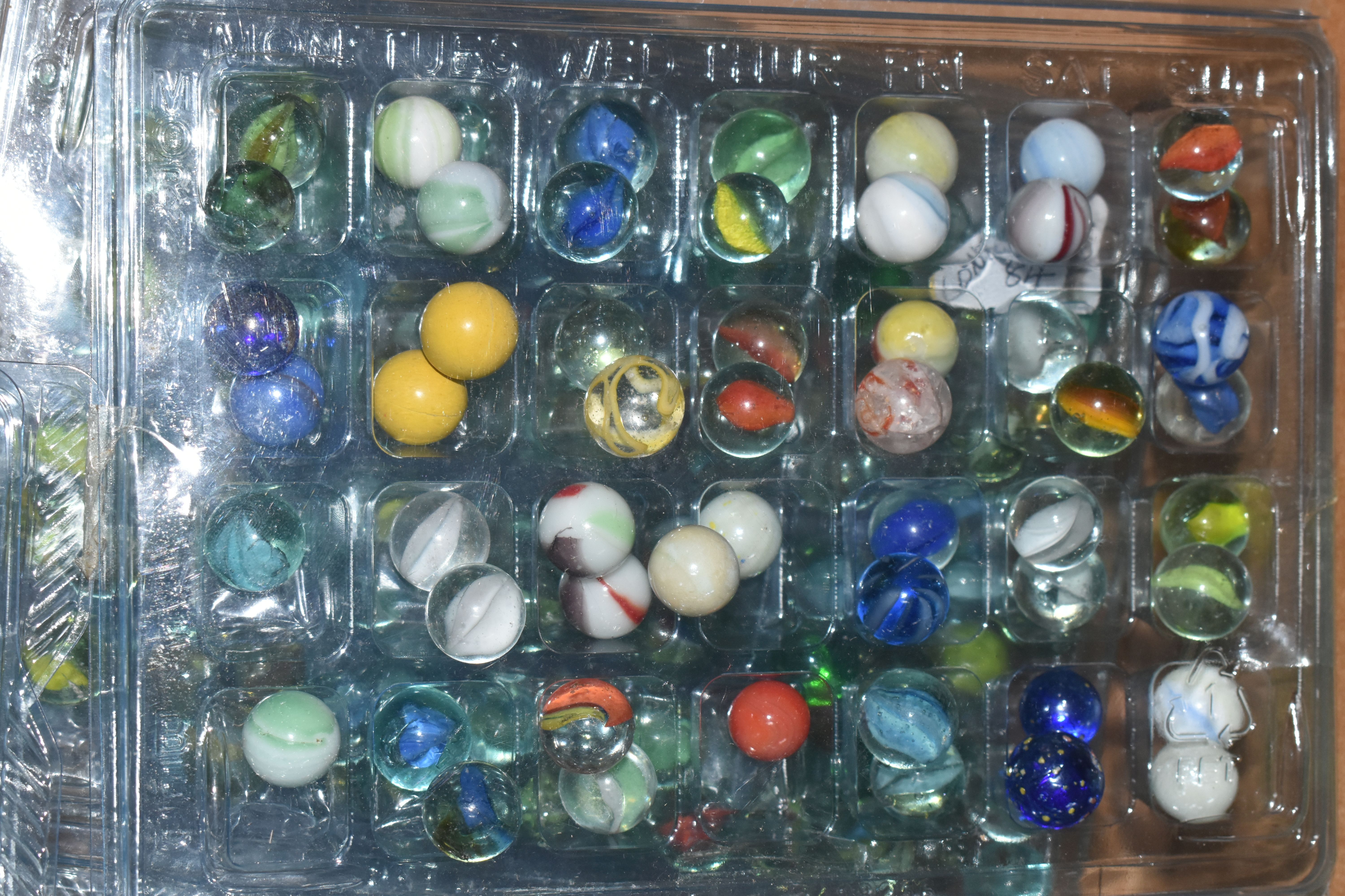 A COLLECTION OF ASSORTED MARBLES, various types and sizes, to include swirls, opaques, clears, - Image 3 of 14