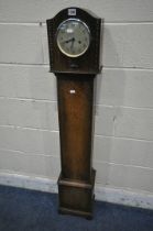 A 20TH CENTURY OAK CASED GRANDDAUGHTER CLOCK, with winding key and pendulum, height 136cm (condition