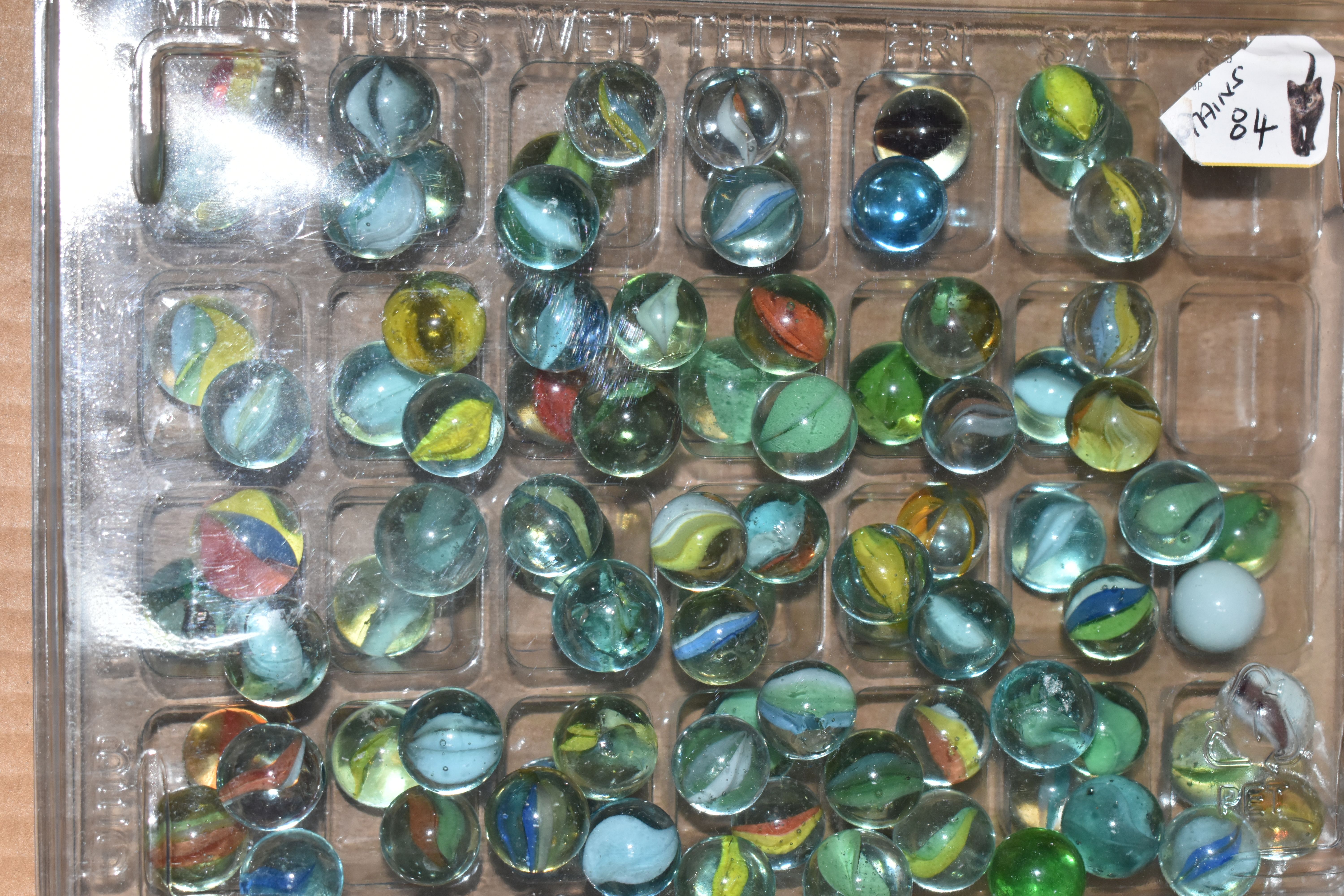 A COLLECTION OF ASSORTED MARBLES, various types and sizes, to include swirls, opaques, clears, - Image 5 of 14