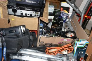 A BOX AND LOOSE ELECTRONICS ETC, to include a cased Sony CCD-TRV37E video camera, boxed Ross RE-