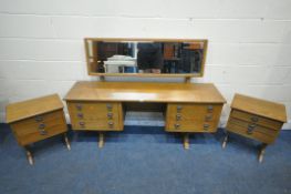 A WEBBER FURNITURE CROYDON RANGE OAK THREE PIECE BEDROOM SUITE, comprising a dressing table, with