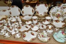A LARGE QUANTITY OF ROYAL ALBERT 'OLD COUNTRY ROSES' PATTERN TEA AND DINNERWARE, comprising three
