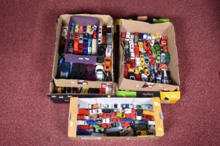 A QUANTITY OF UNBOXED AND ASSORTED MODERN DIECAST AND PLASTIC VEHICLES, to include Norscott