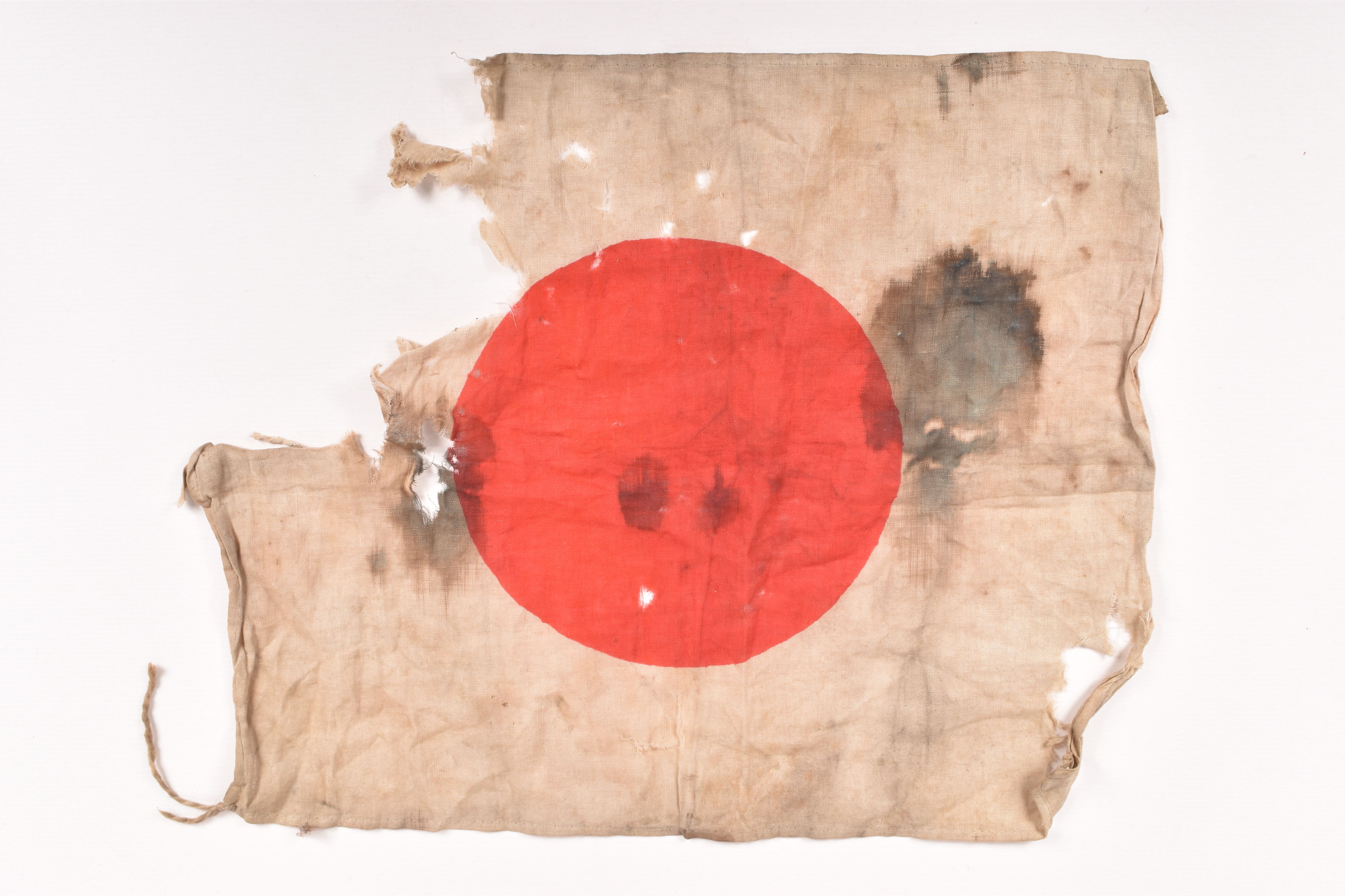 A WWII ERA SMALL JAPANESE FLAG AND A GERMAN BELT BUCKLE, the flag is distressed and the vendor - Image 3 of 6