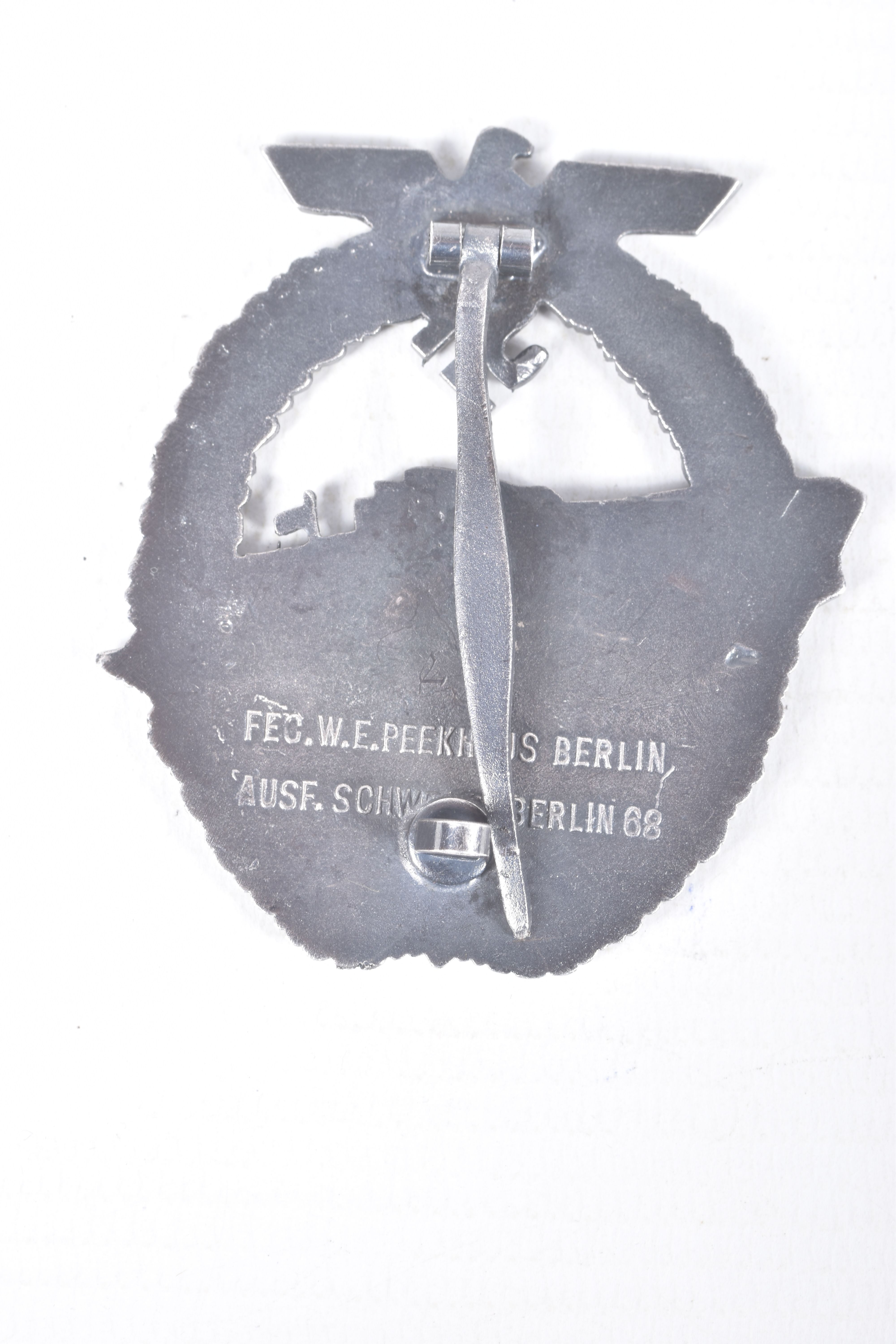 A GERMAN NAVY KRIEGSMARINE FAST ATTACK CRAFT WAR BADGE, this is solid backed and has the makers name - Image 3 of 4