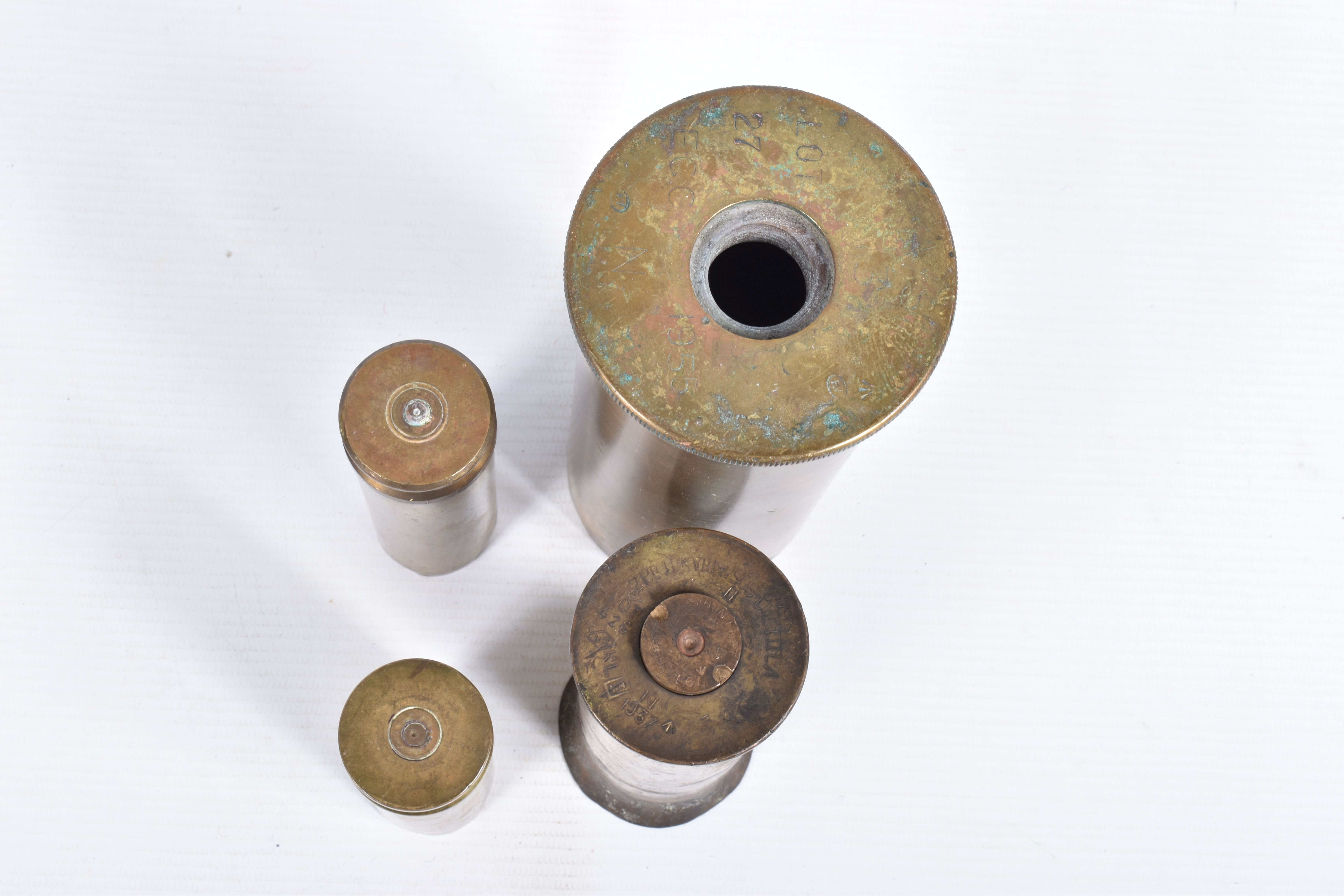 A COLLECTION OF MILITARIA FROM DIFFERENT ERAS, to include an assortments of small shell cases, a - Image 6 of 7