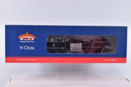 A BOXED OO GAUGE BACHMANN BRANCHLINE MODEL RAILWAYS N CLASS, no. 31874 in BR Lined Black with