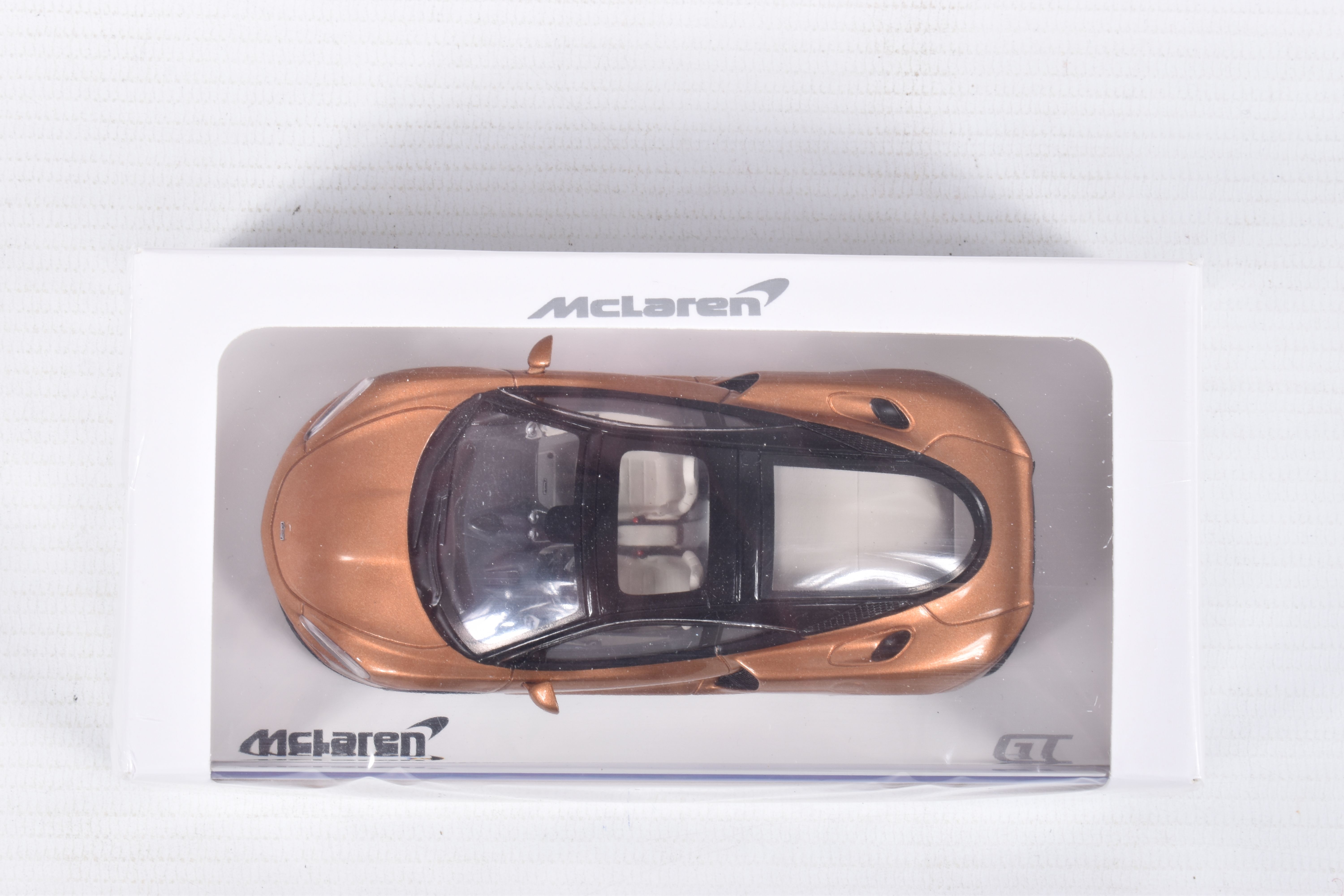 FIVE BOXED MCLAREN 1:43 SCALE MODELS to include a Welly McLaren GT in Bronze, a McLaren GT 2019 in - Image 5 of 17