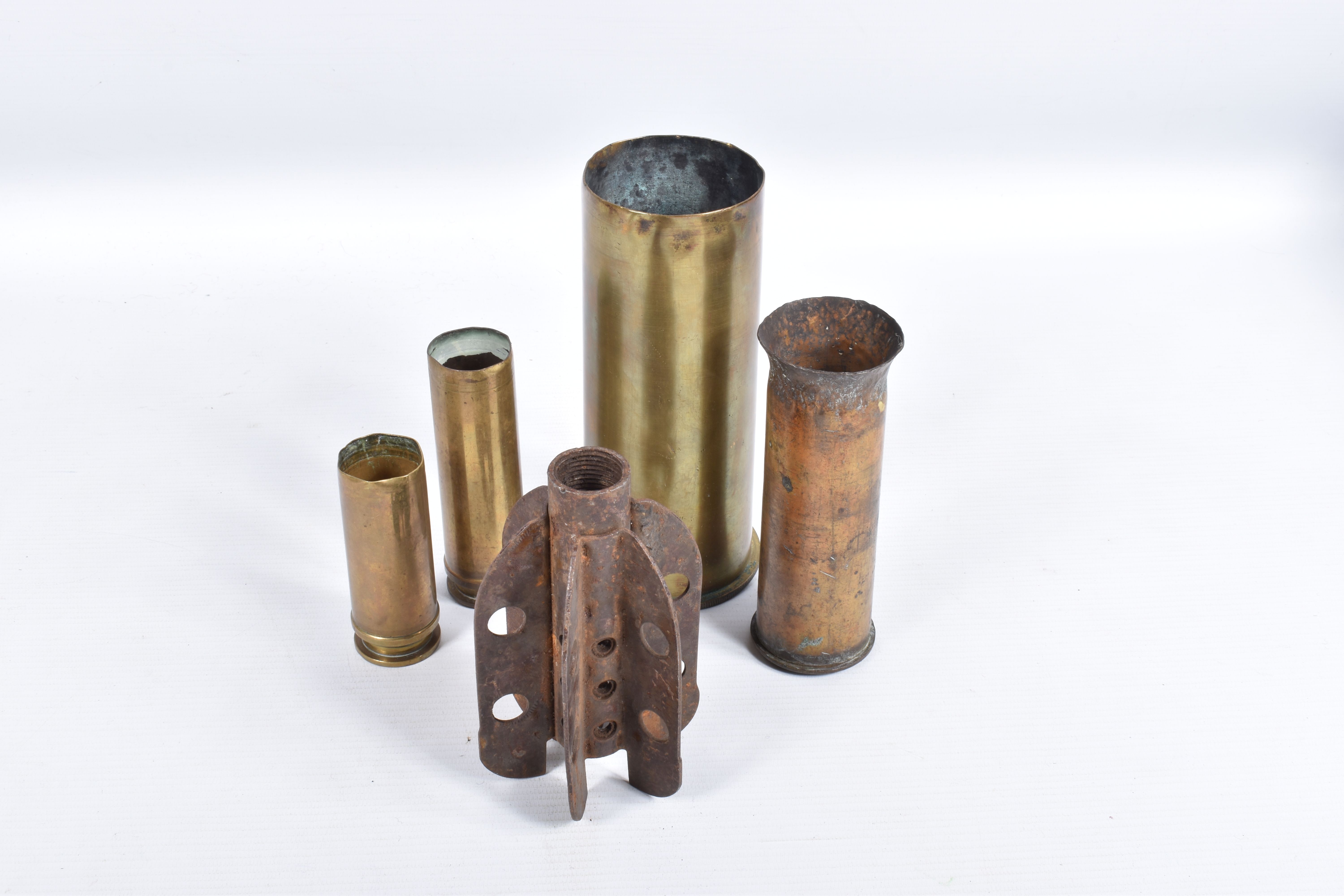 A COLLECTION OF MILITARIA FROM DIFFERENT ERAS, to include an assortments of small shell cases, a - Image 5 of 7