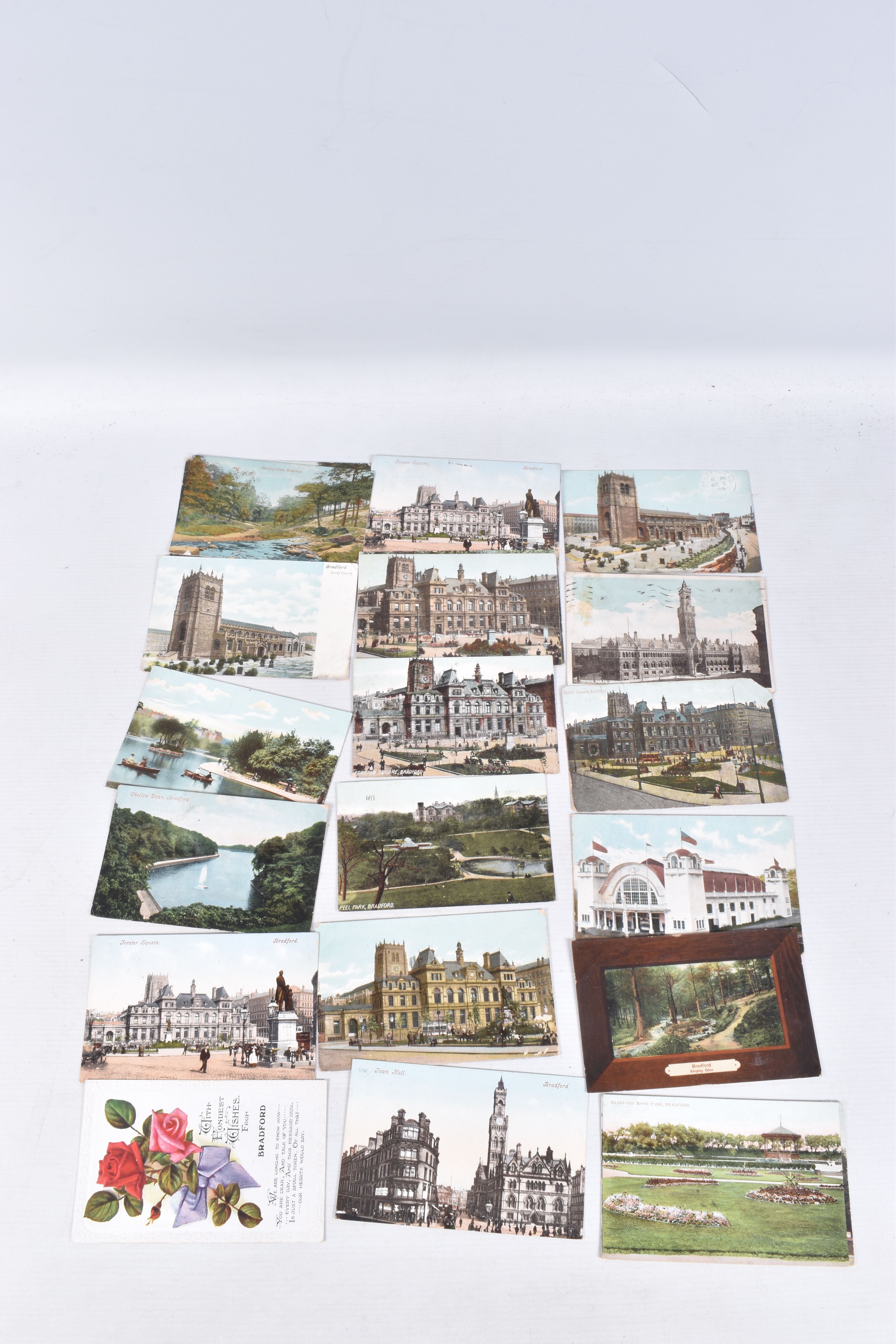 A LARGE COLLECTION OF POSTCARDS, approximately 750 to include Borrowdale, Borwich, Bosbury, Boscobel - Image 7 of 11