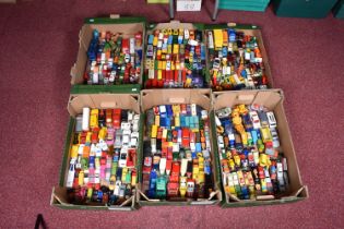 A QUANTITY OF UNBOXED AND ASSORTED PLAYWORN DIECAST AND PLASTIC VEHICLES, to include Matchbox,