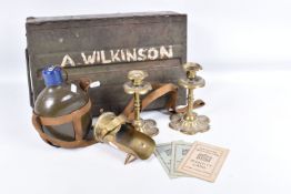 A SELECTION OF MILITARY RELATED ITEMS INCLUDING TRENCH ART AND AN AMMUNITION BOX, the items in