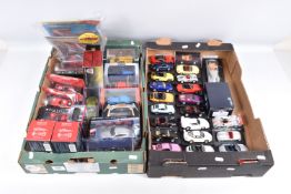A QUANTITY OF BOXED AND BOXED MODERN DIECAST EUROPEAN AND AMERICAN CAR MODELS, to include a quantity