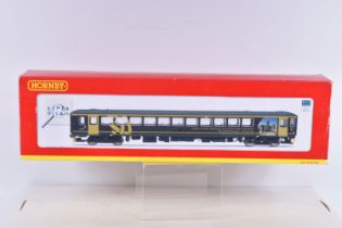 A BOXED OO GAUGE HORNBY MODEL RAILWAYS WESSEX TRAINS CLASS 153 , Single Car DMU in Wessex Trains