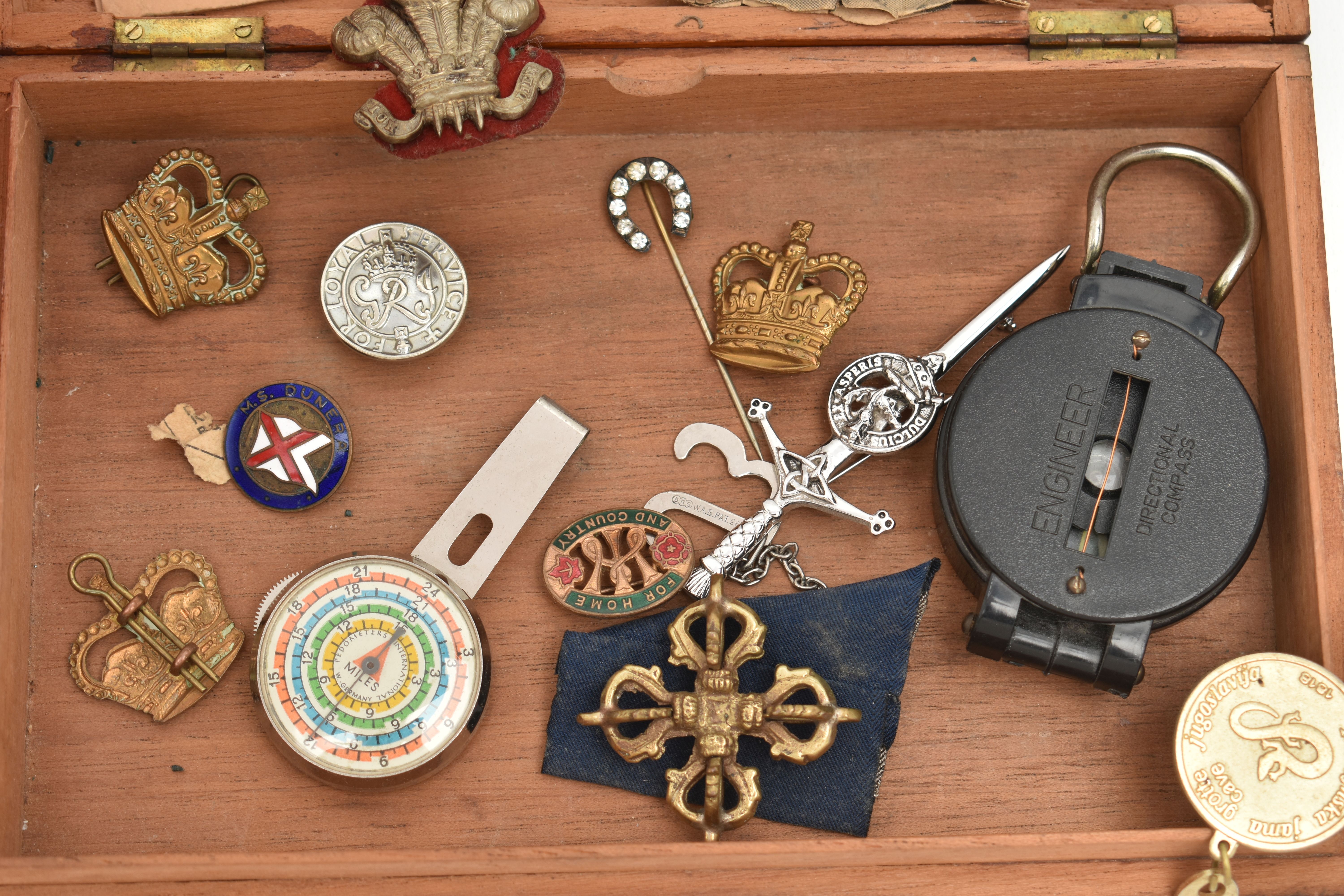 A BOX AND A WOODEN BOX OF MILITARY BADGES, OTHER METAL AND ENAMEL BADGES, NEEDLEWORK ACCESSORIES AND - Image 3 of 5