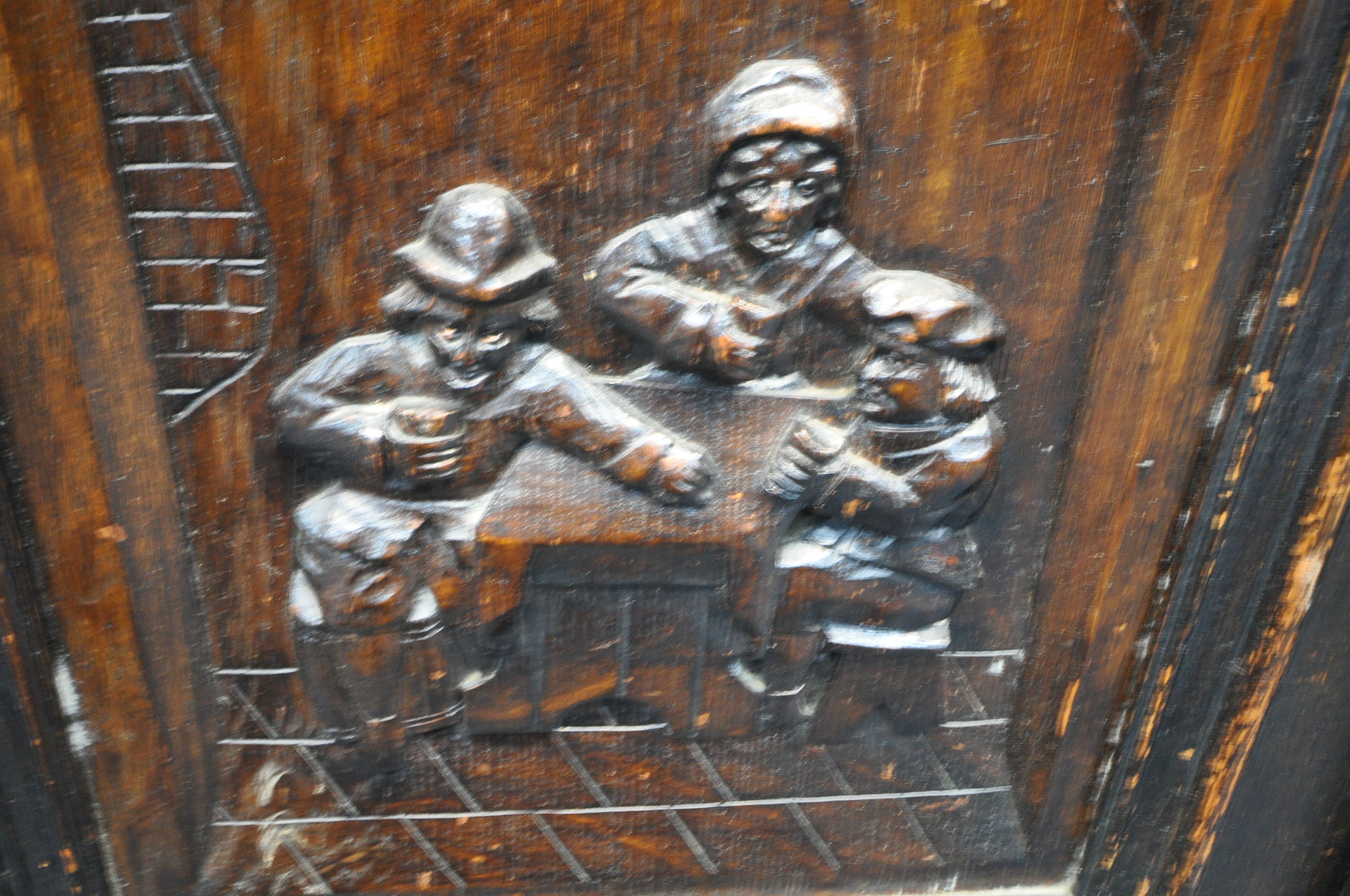 AN EARLY 20TH CENTURY OAK CONTINENTAL MIRROR BACK SIDEBOARD, fitted with an arrangement of lion - Image 13 of 15