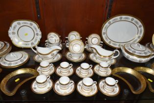 AN EIGHTY NINE PIECE COALPORT LADY ANNE DINNER SERVICE, with tooled gilt bands around scrolling