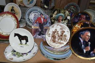 A QUANTITY OF COLLECTORS PLATES, SOME WITH BOXES, to include two Davenport Mabel Lucie Attwell
