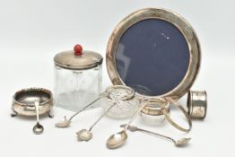 A PARCEL OF SILVER AND SILVER PLATE, comprising an Edwardian silver cauldron salt, maker William