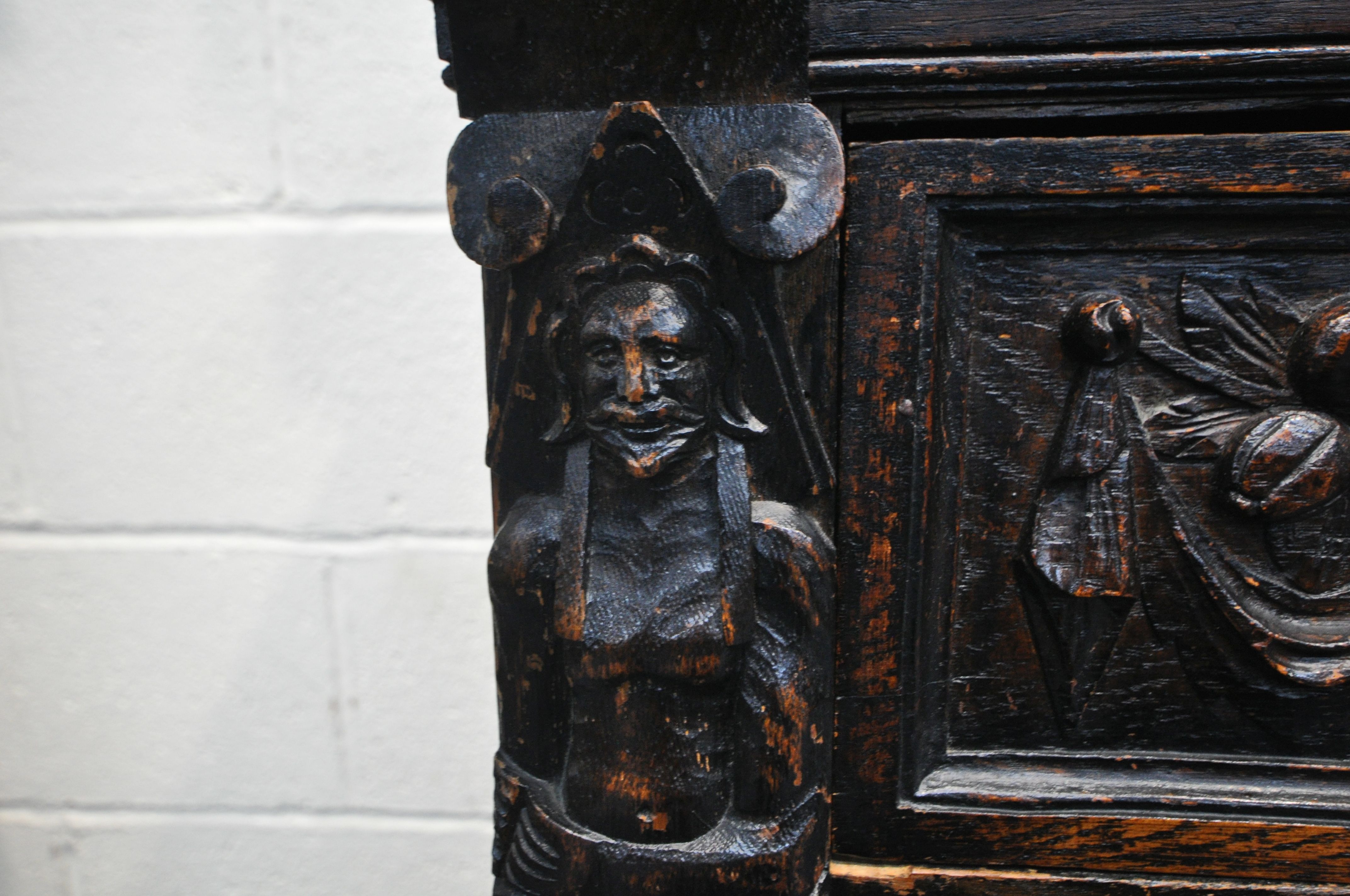 AN EARLY 20TH CENTURY OAK CONTINENTAL MIRROR BACK SIDEBOARD, fitted with an arrangement of lion - Image 10 of 15